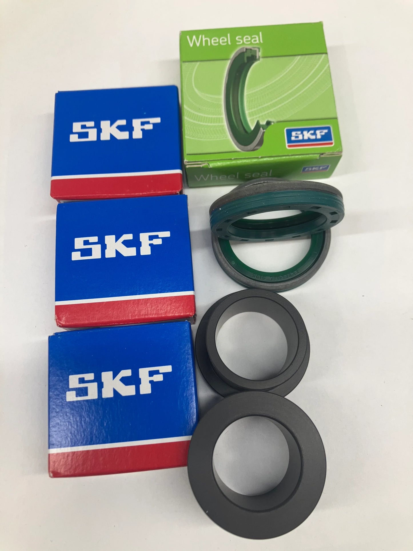 SKF Rear Wheel Bearing, Seals and Spacer kit for Kawi/Suzuki WSB-KIT-R017-Ka-Su
